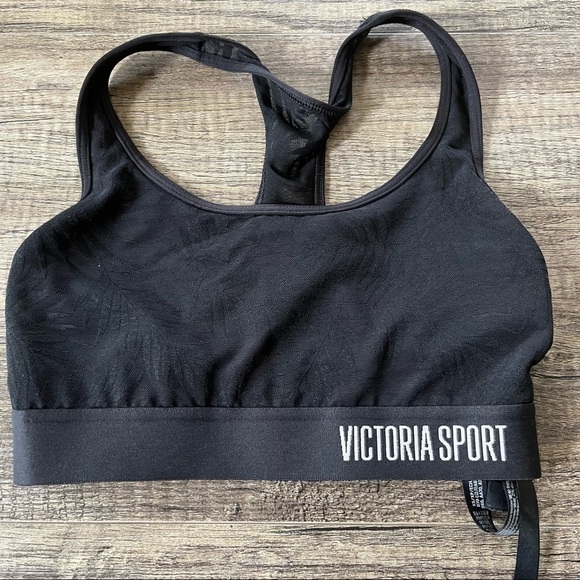 PINK/VS bras size XS - Picture 3 of 13